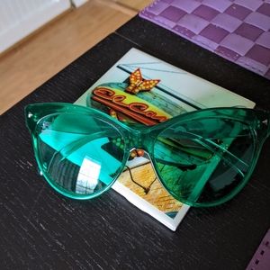 Green Rainbow Optx glasses